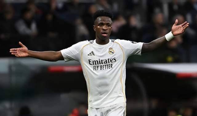 凌晨1点30皇马开球：双杀对手+西甲9连赢姆巴佩冲40球